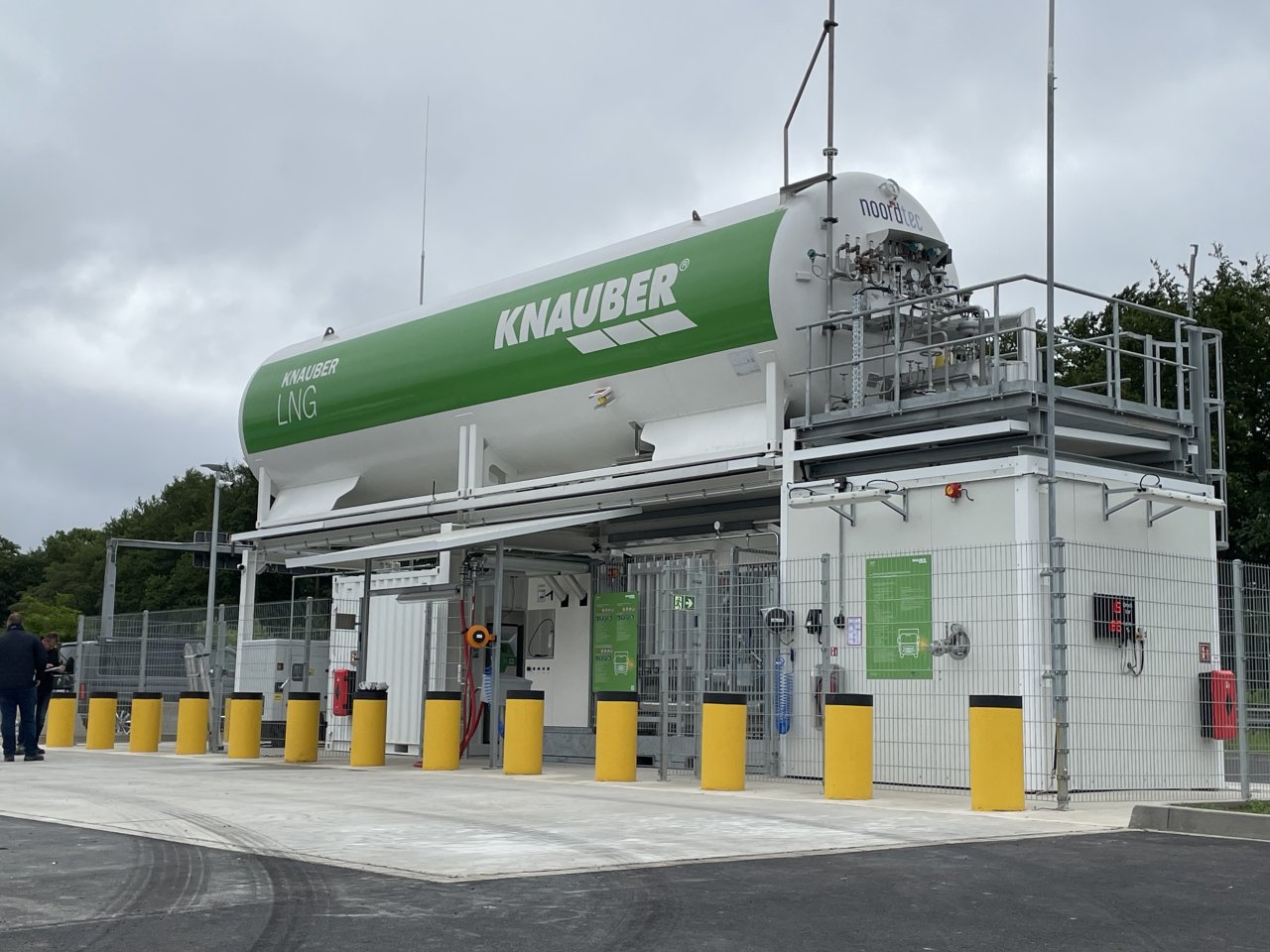 LNG Gastank freigestellt.