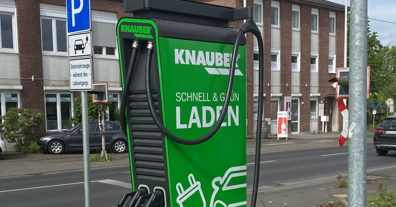 E-Mobilität von Knauber: Schnellladegerät in Bonn Beuel.