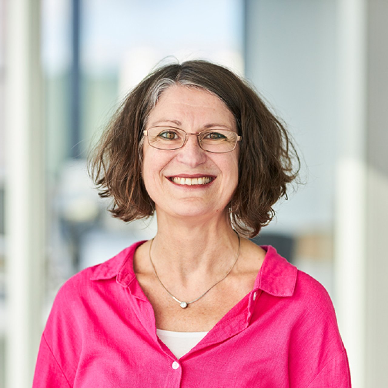 Portrait von Knauber Mitarbeiter Rita Crowley.